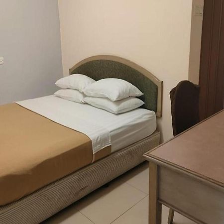 F Hotel Баян Лепас Екстериор снимка
